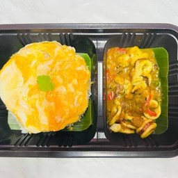 ข้าวเครื่องแกงปลาหมึก