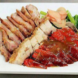 รวมมิตร (เป็ดย่าง+หมูกรอบ+หมูแดง)