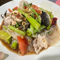 ตำแซ่บอีสาน สิรารมย์พาร์คโสธร