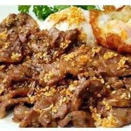 ไก่กระเทีย ราดข้าว