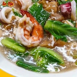 ราดหน้าหมู/ไก่/ทะเล