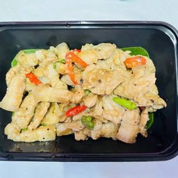 สามชั้นคั่วกะปิ