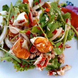 ยำไข่เค็มหมูสับ