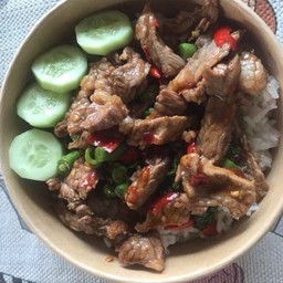 กะเพราเนื้อชิ้น