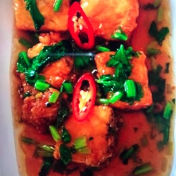 ปลากะพงผัดขึ้นช่ายราดข้าว