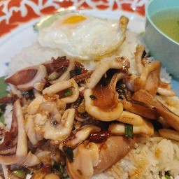 ปลาหมึกคั่วพริกเกลือ+ไข่ดาว