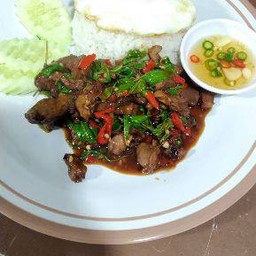 กระเพราตับไก่
