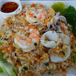 ข้าวผัดทะเล