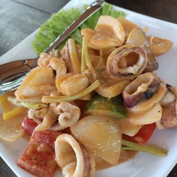 หมึกผัดไข่เค็ม