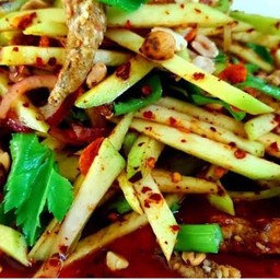 ตำมะม่วงปลากรอบ