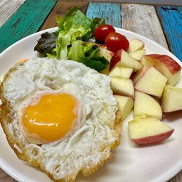 ขนมปังไข่ดาว+สลัดผลไม้