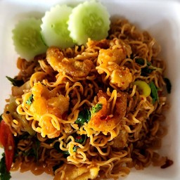 กระเพรามาม่าไก่กรอบ