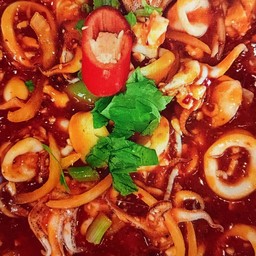 ข้าวปลาหมึกผัดไข่เค็ม