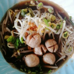 ก๋วยเตี๋ยวลูกชิ้นเนื้อ