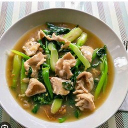 ราดหน้าหมู เส้นใหญ่