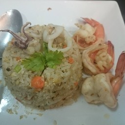 ข้าวผัดทะเล