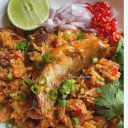 ข้าวผัดปลากระป๋อง + ไข่ดาว