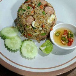 ข้าวผัดไส้กรอก