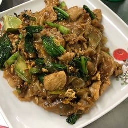 ผัดซีอิ๊วเส้นใหญ่