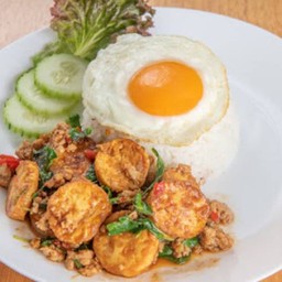 ข้าวกะเพราเต้าหู้หมูสับ