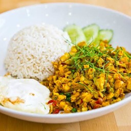 คั่วกลิ้งไก่ราดข้าว
