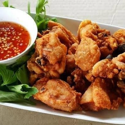 ปีกไก่ทอดน้ำปลา