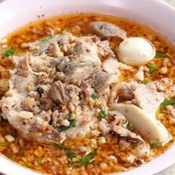 กว๋ยเตี๋ยวต้มยำ เส้นหมี่ขาว