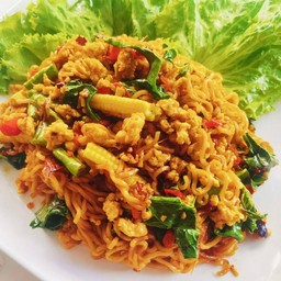 ลด 11% มาม่าผัดกระเพราไก่สับ