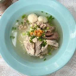 ก๋วยเตี๋ยวหมูน้ำใส