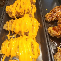 ปีกบนไก่ราอซีส