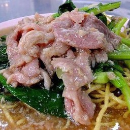 หมี่กรอบ ราดหน้าหมู