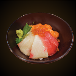 ข้าวหน้าปลาดิบรวม ใหญ่