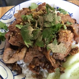 หมูทอดกระเทียม