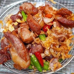 หมูทอดกระเทียมพริก (กับข้าว)