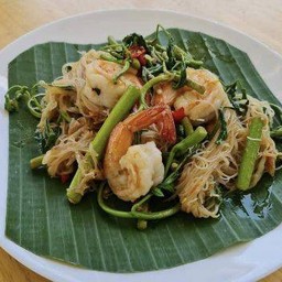 หมี่กระเฉดกุ้งสด