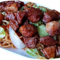 บะหมี่ผัดซอส เนื้อย่าง