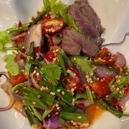 ยำเนื้อออส