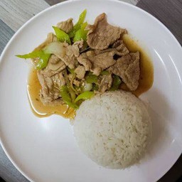 ข้าวผัดพริกหยวกหมูนุ่ม