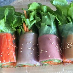 สลัดโรลรวม ปูอัด แฮมไก่ ฮอตดอก  โบโลน่า