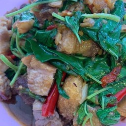 กะเพราหมูกรอบ(กับ)