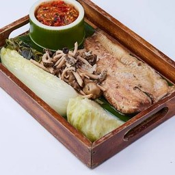 ปลาช่อนนานึ่งแจ่วมะเขือเทศ