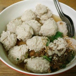 หมูบะช่อลอยน้ำ