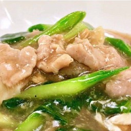 ราดหน้ายอดผักบางบอน สาขา2โพธิ์แจ้