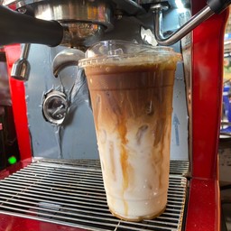 คาราเมลมัคคีอาโต้เย็น Ice caramel macchiato
