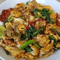 ผัดซีอิ๊วไข่