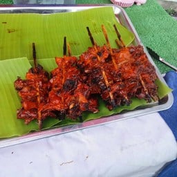 ไก่ย่างโบราณ นายอ้วน ตรงข้ามเซเว่นกู๊ดวิว