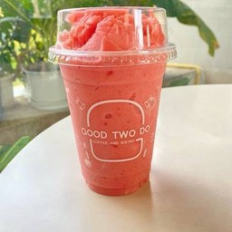 สตรอว์เบอรี่สมูทตี้