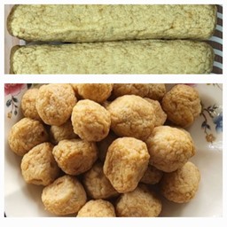 ลูกชิ้นปลา 14 ลูก + ปลาเส้น 2 เส้น พร้อมทาน แบบลวก