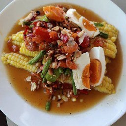 ตำข้าวโพดไข่เค็ม