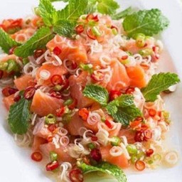 แซลม่อนยำไทย